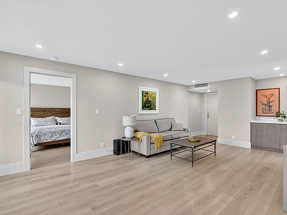 5th image of 7847 Lakeside Boulevard #1051