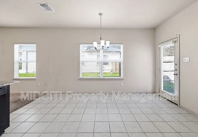 205 Tallow Trl — Photo 9