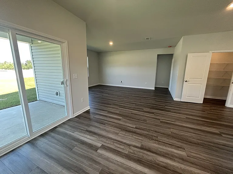 539 Coronado Ave — Photo 8