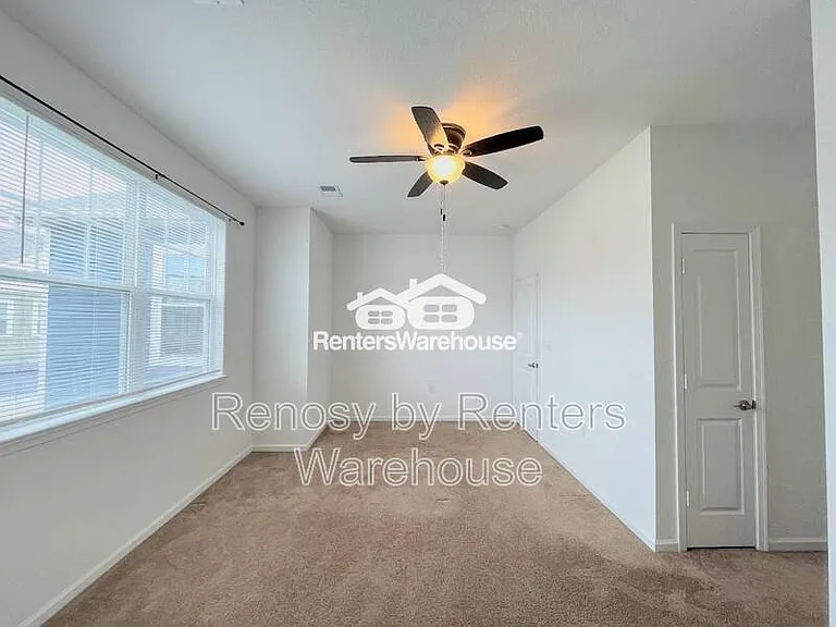 1713 Dresdon Ln — Photo 8