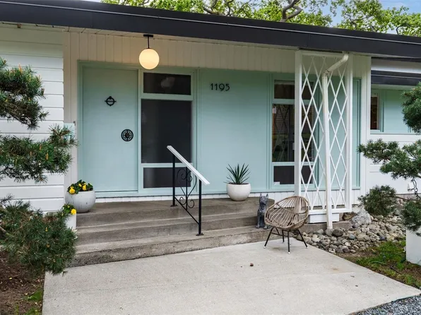 1195 Kings Rd, Victoria, BC V8T 1X6