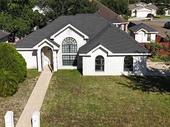 2nd image of 840 Shannon Ave