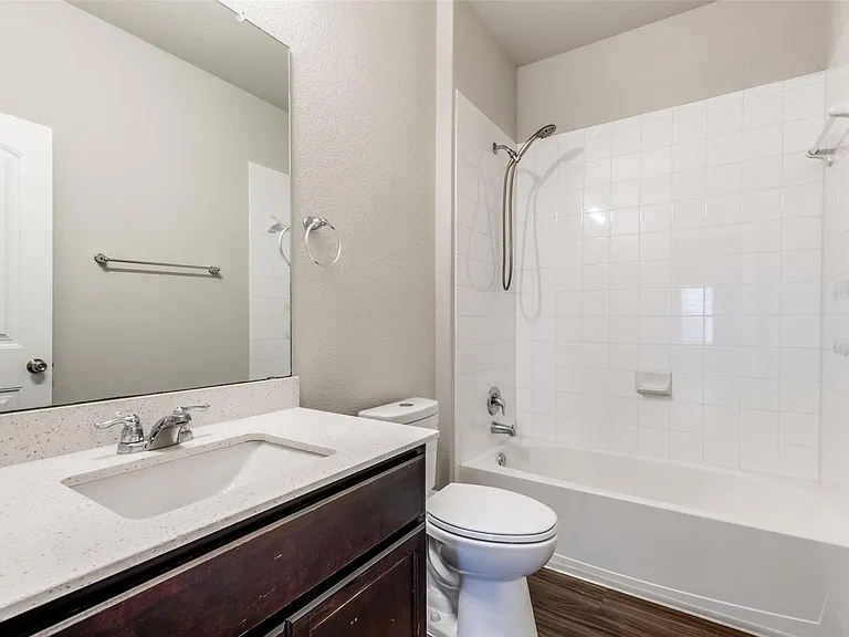 348 Shiner Ln — Photo 31