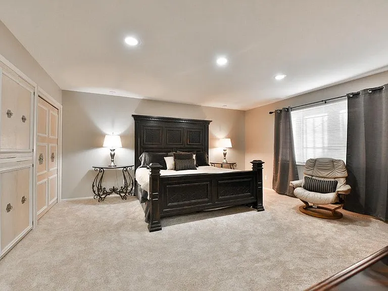 659 Dillon Dr — Photo 20