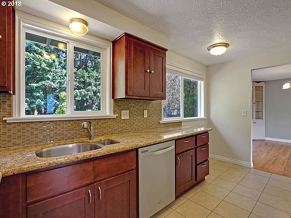 4th image of 4425 SE Old Orchard Ct