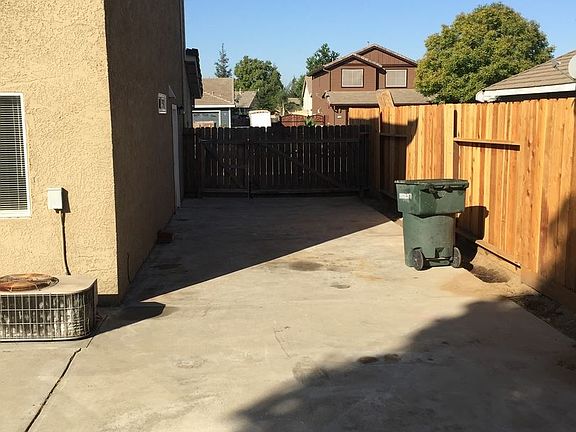 4th image of 4400 Dandelion Ct