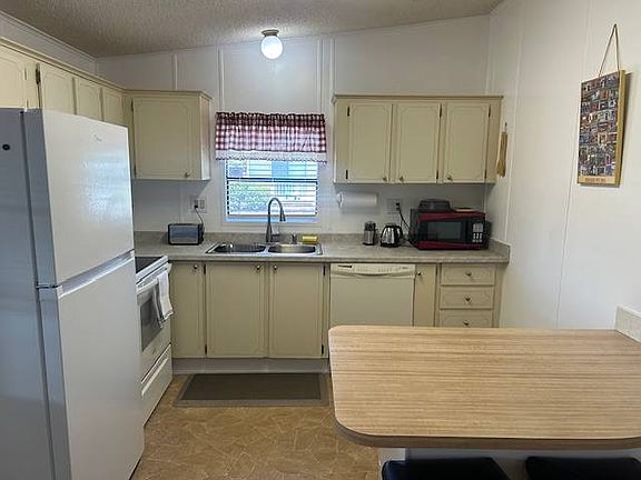 4th image of 11704 Imperial Oaks Blvd