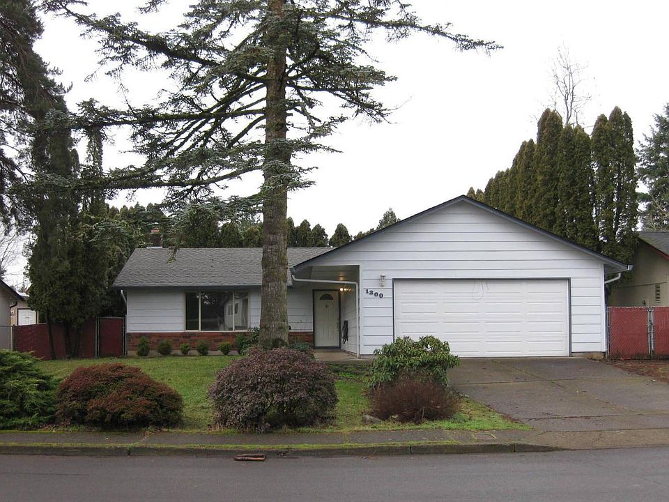 1st image of 1300 SE Olympia Dr