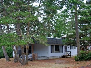 492 Laurel Ave, Manzanita, OR