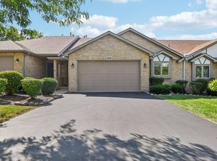 9S242 Clarenbrook Ct, Willowbrook, IL 60527