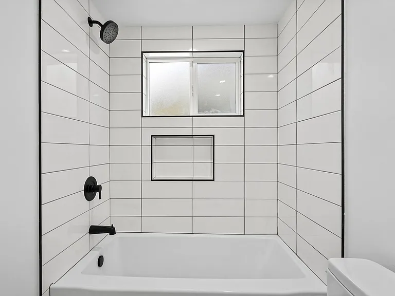 7906 Oakdale Ave — Photo 23