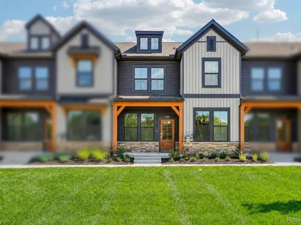 289 Lantana Dr, Brighton, MI 48116