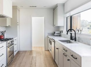 23 Parkview Ter #1, Huntington, NY 11743