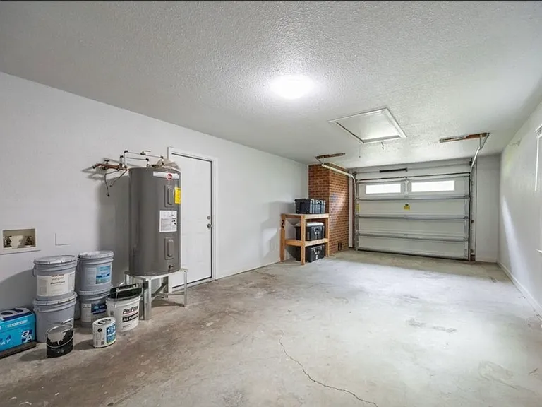 615 Wallingford Ct — Photo 31