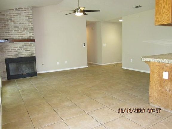 3rd image of 3724 Townsend Ave