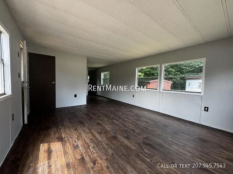 670 Benton Ave #16 — Photo 4