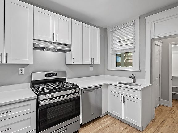 2nd image of 1069 N Pearl St APT 7