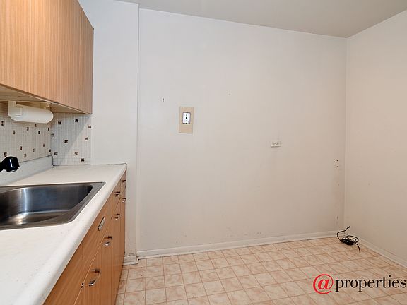 Kitchen / Breakfast Room