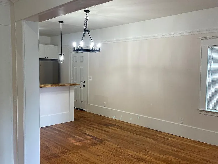 5601 Genoa St — Photo 6