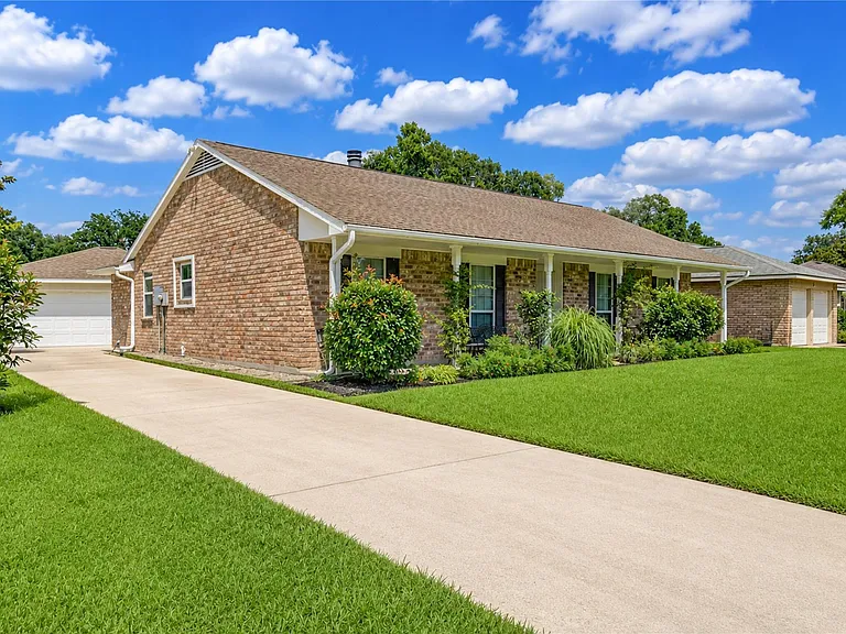 16019 Fathom Ln — Photo 3