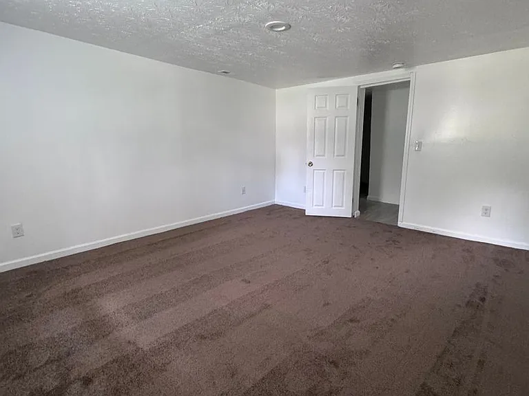 1841 King Ave — Photo 8