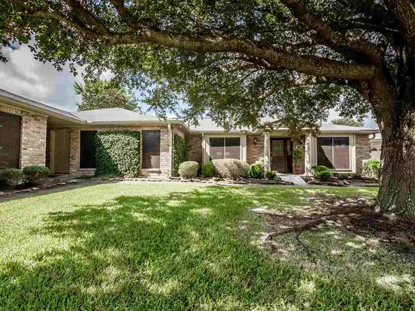 5650 Longwood St, Beaumont, TX 77707