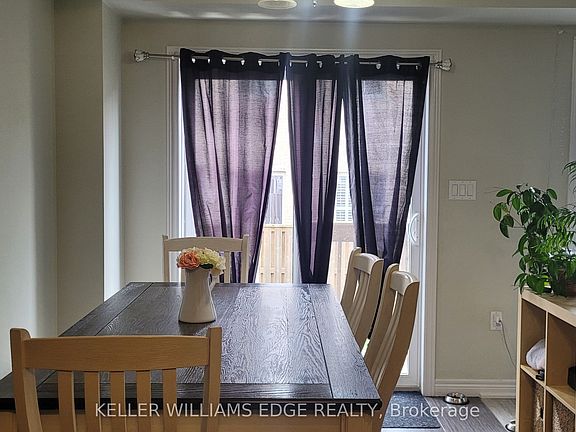 5th image of 90 Bloom Cres