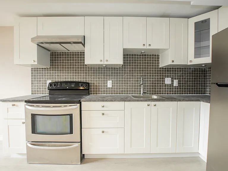 55 Marshall Ave — Photo 8