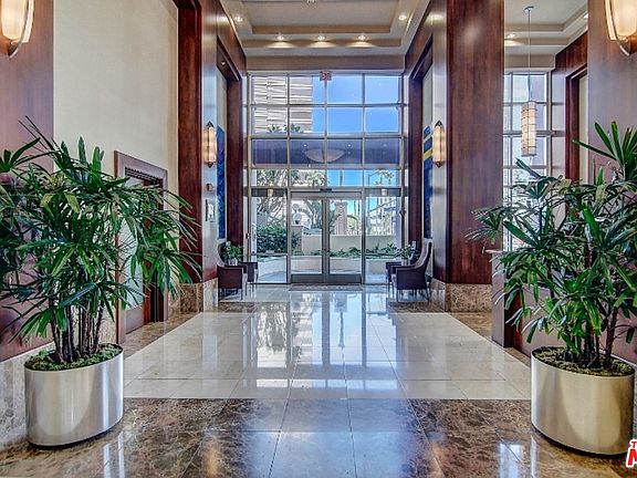 4th image of 388 E Ocean Blvd Unit 1005