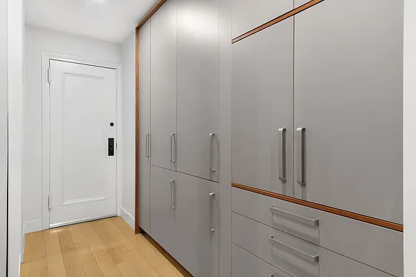 Sold by Sotheby's International Realty | media 18