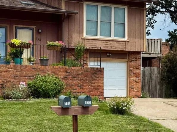 133 Kensington Heights Rd, Belleville, IL 62226