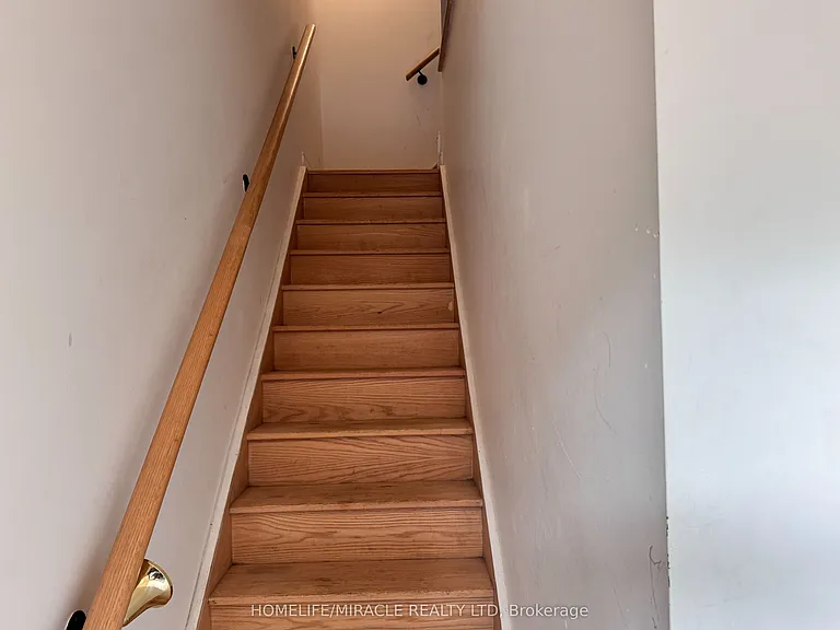 176 Clonmore Dr #4 — Photo 6
