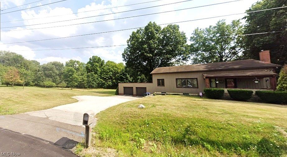 1st image of 532 Portage Trail Ext W