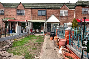 1721 Hart Street  image 1 of 11