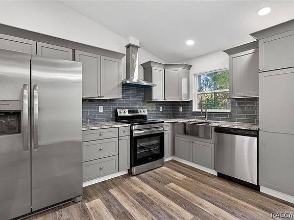 3rd image of 618 Spruce St