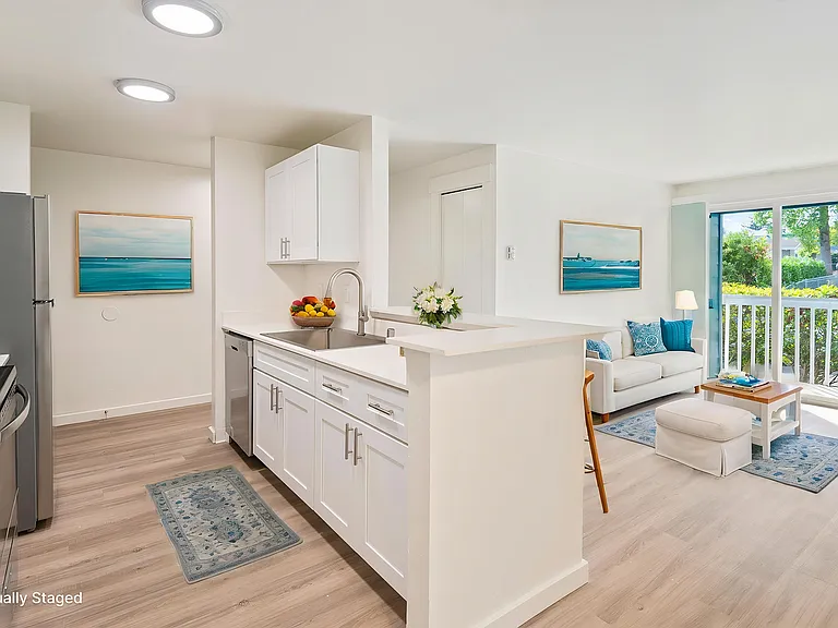 Alcove Apartment — Photo 16