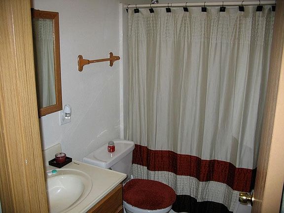 5th image of 820 Crain St