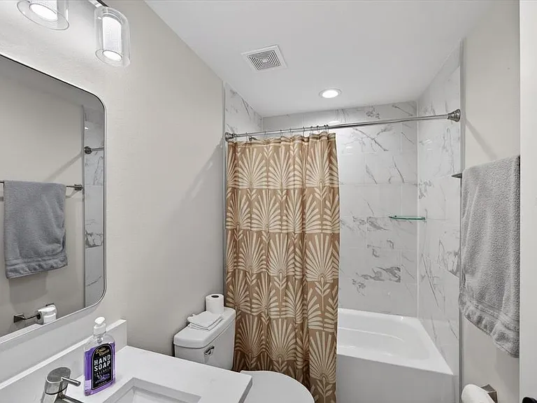 12114 Clarendon Ave — Photo 27