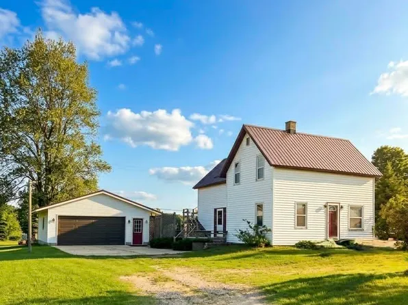 196 E Center Rd, Kingsley, MI 49649