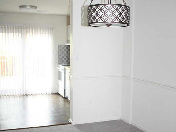 3rd image of 13887 Oyster Point Ct