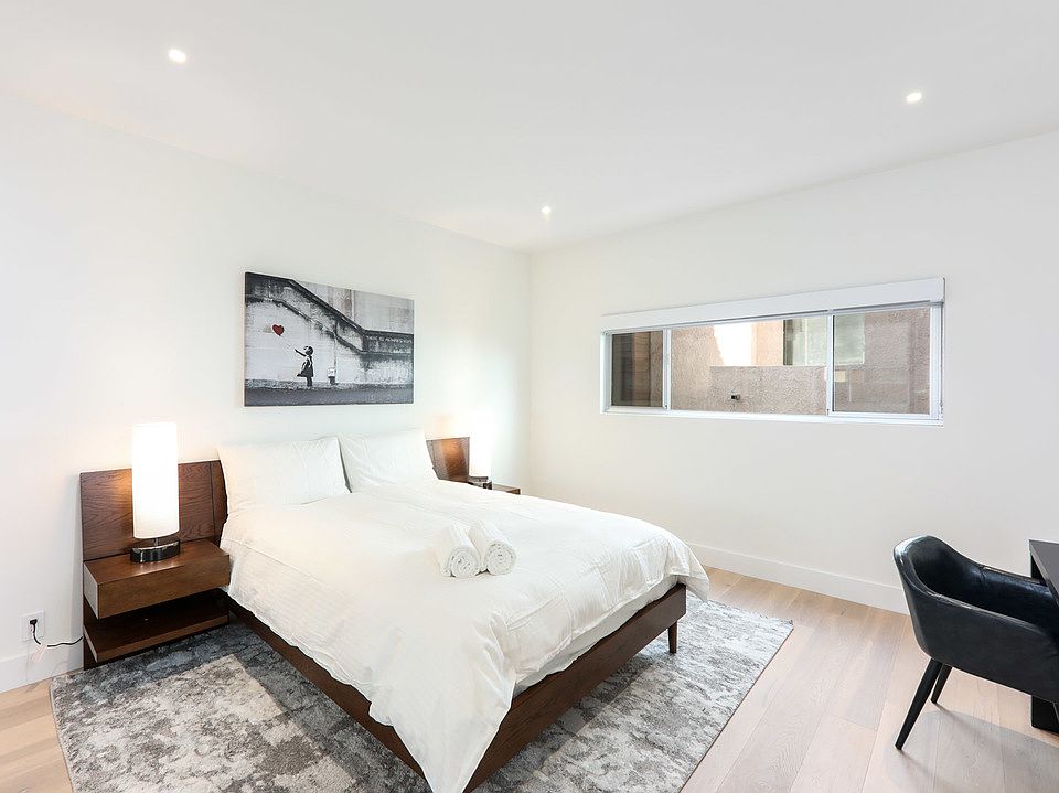 1st image of 1818 Thayer Ave APT 204