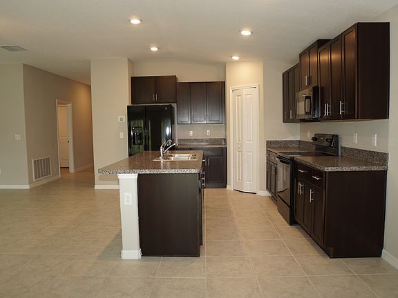 4th image of 7106 Samuel Ivy Dr