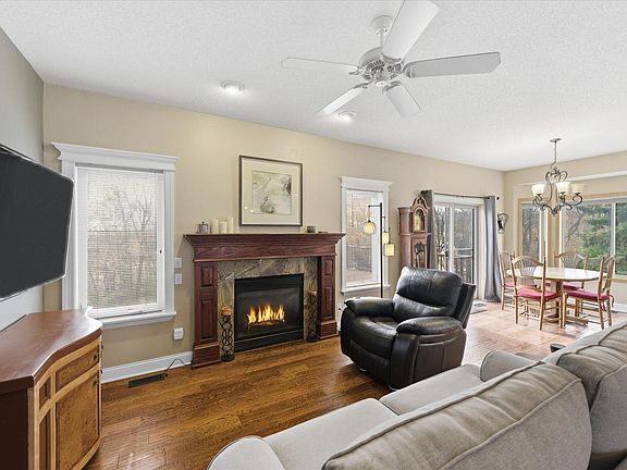 4th image of 4481 Mason Ave NE