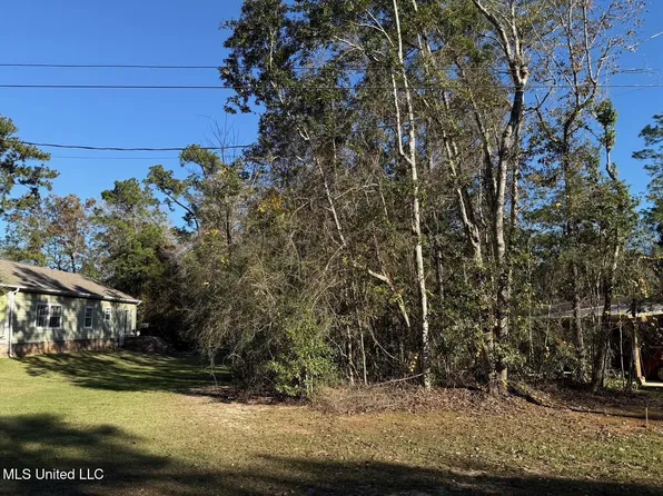 10771 Lilinoe Way #25, Diamondhead, MS 39525