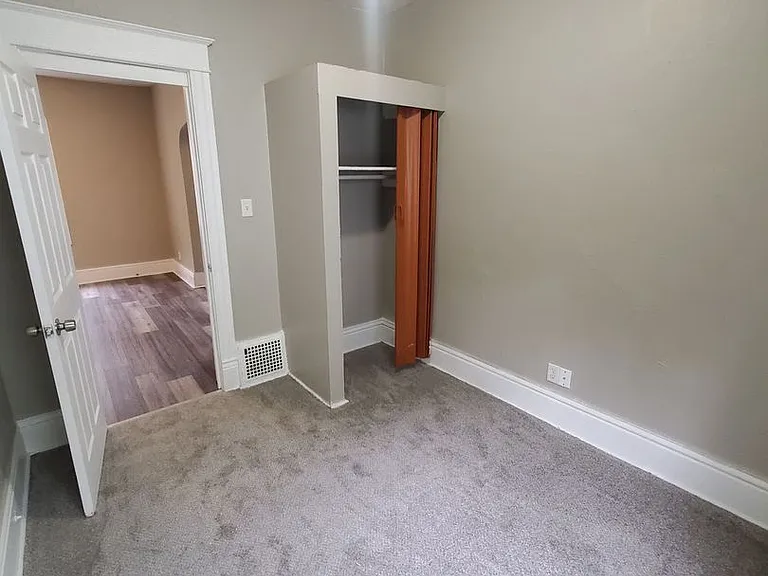 509-509A Park View Dr. (Duplex) — Photo 5