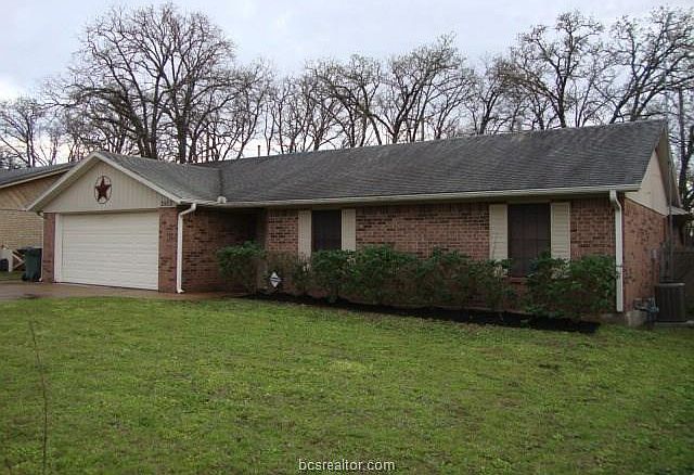 1st image of 2812 Forestwood Dr