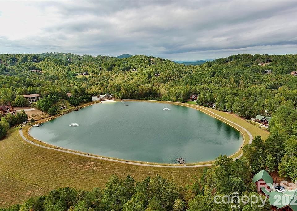 41st image of 204 Mountain Vista Dr