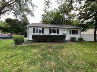 1301 W Algonquin Rd, Algonquin, IL 60102