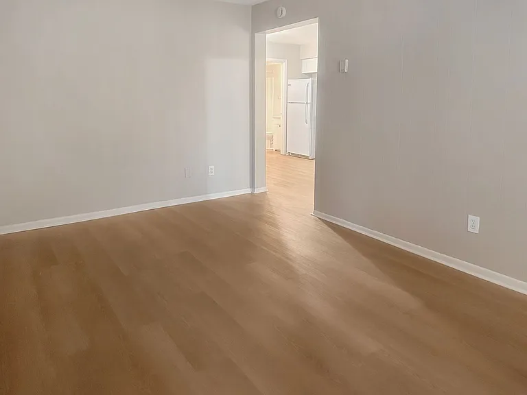 Lakewood Apartments — Photo 30