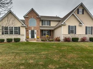 3734 Kathleen Way, Davenport, IA 52807